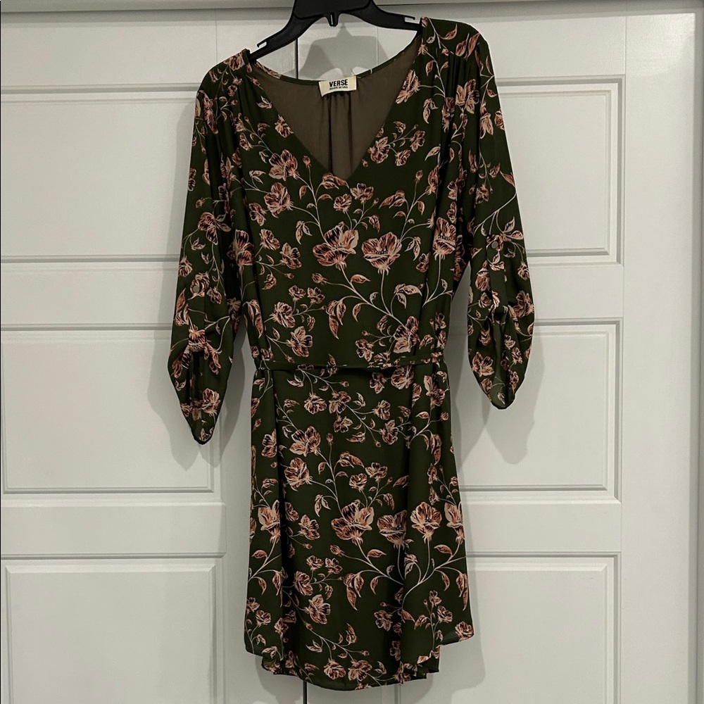 Elegant Long Sleeve Floral Dress in Green and Pink